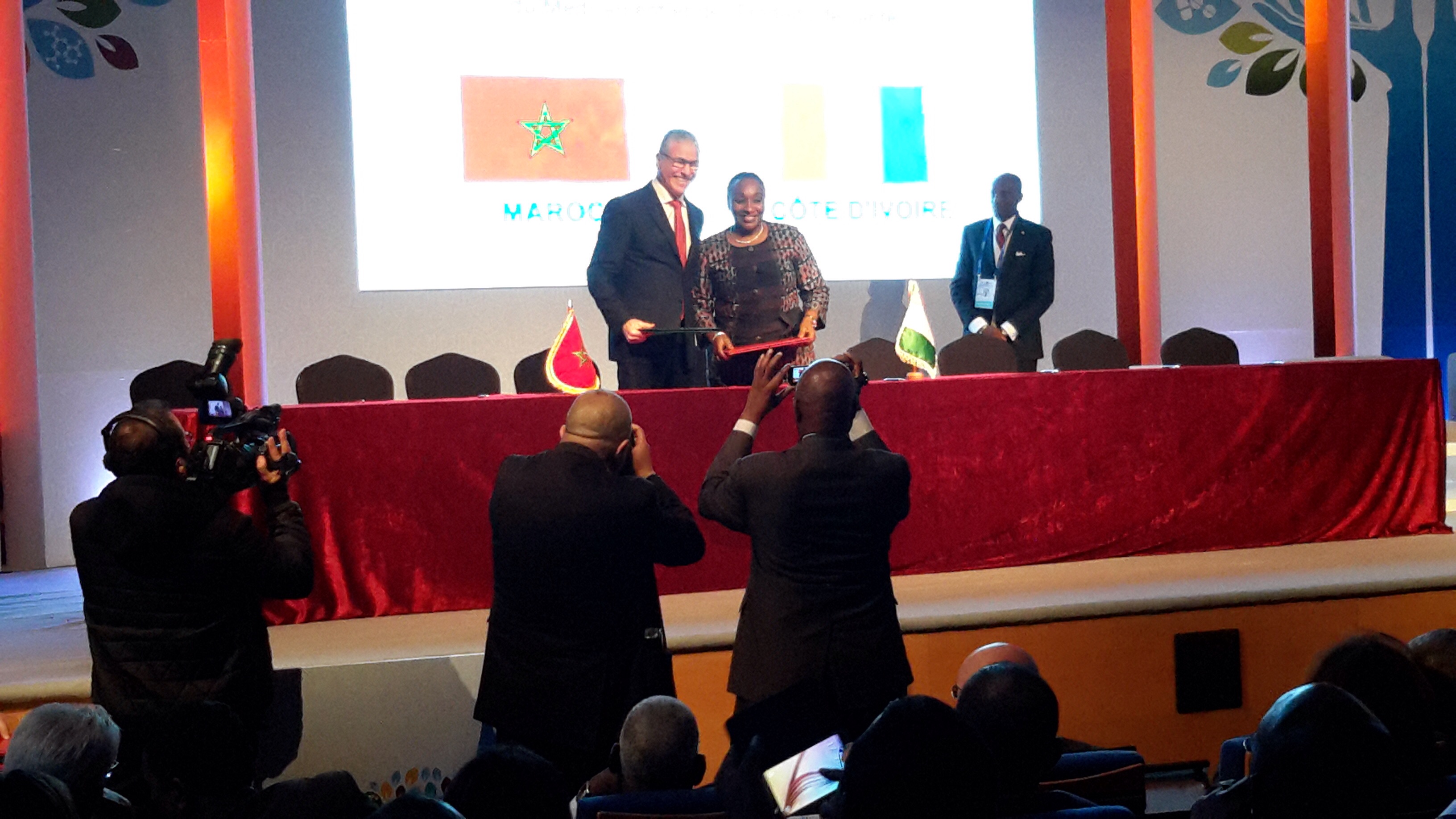 COOPÉRATION CI-MAROC
Signature de convention entre la Côte d'Ivoire et le Maroc sur la ccoopération pharmaceutique