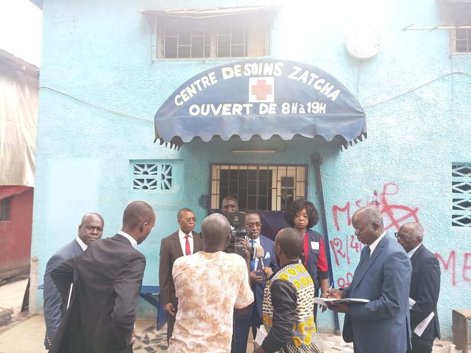 Lutte contre les établissements sanitaires privées. Visite inopinée du MSHP sur le terrain. Le Ministre de la Santé et de l'Hygiène Publique, Dr AKA AOUELE ferme les cliniques clandestines. Vendredi 12 Avril 2019