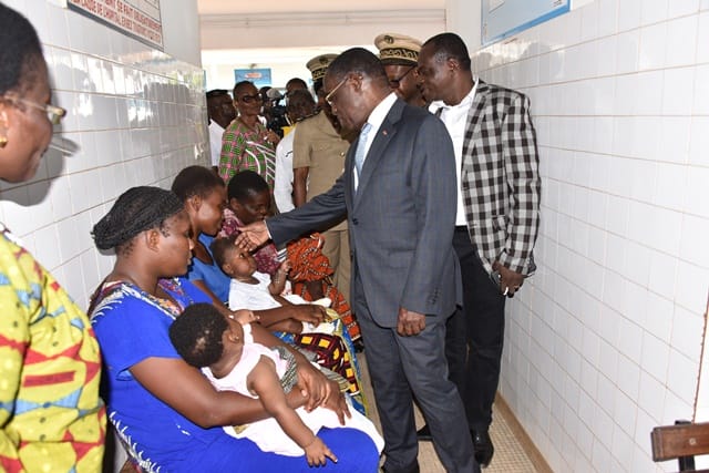 Dr AKA AOUELE, un Ministre de Terrain.