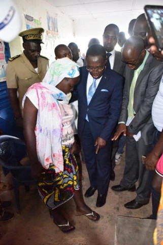 Le Ministre de la Santé et de l’Hygiène Publique, Dr AKA Aouélé, c'est rendu à Yerètièlé dans le département de Dianra, le vendredi 30 Août 2019 Le Ministre de la Santé et de l’Hygiène Publique, Dr AKA Aouélé, c'est rendu à Yerètièlé dans le département de Dianra, le vendredi 30 Août 2019