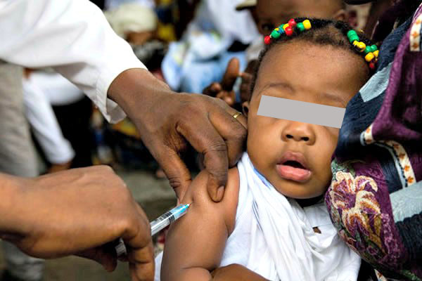 Le Ministère de la Santé et de l’Hygiène Publique tient à démentir formellement de tels propos mensongers et diffamatoires qui tendent à mettre à mal tous les efforts consentis par la population et le Gouvernement de Côte d’Ivoire, dans la lutte contre les maladies évitables par la vaccination, et rassure que notre pays ne s’est engagé dans aucun essai de vaccin contre le COVID-19. Et sur ce sujet, l’Organisation Mondiale de la Santé (OMS) s’est voulue claire, en indiquant qu’aucun test n’est en expérimentation en Afrique. Le Ministère de la Santé et de l’Hygiène Publique tient à démentir formellement de tels propos mensongers et diffamatoires qui tendent à mettre à mal tous les efforts consentis par la population et le Gouvernement de Côte d’Ivoire, dans la lutte contre les maladies évitables par la vaccination, et rassure que notre pays ne s’est engagé dans aucun essai de vaccin contre le COVID-19. Et sur ce sujet, l’Organisation Mondiale de la Santé (OMS) s’est voulue claire, en indiquant qu’aucun test n’est en expérimentation en Afrique.