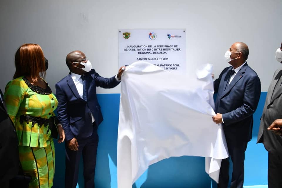 INAUGURATION DE LA PREMIÈRE PHASE DE RÉHABILITATION DU CENTRE HOSPITALIER RÉGIONAL DE DALOA