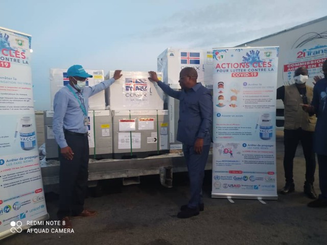 ARRIVÉE DE PLUSIEURS DOSES DE VACCINS ASTRAZENECA EN CÔTE D'IVOIRE ARRIVÉE DE PLUSIEURS DOSES DE VACCINS ASTRAZENECA EN CÔTE D'IVOIRE